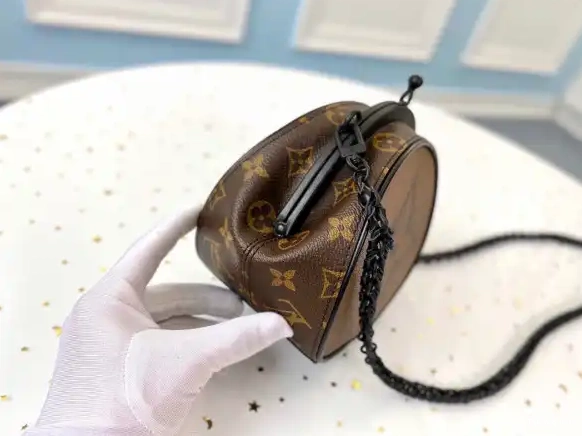 Cheap LOUIS VUITTON BOURSICOT BC 0521